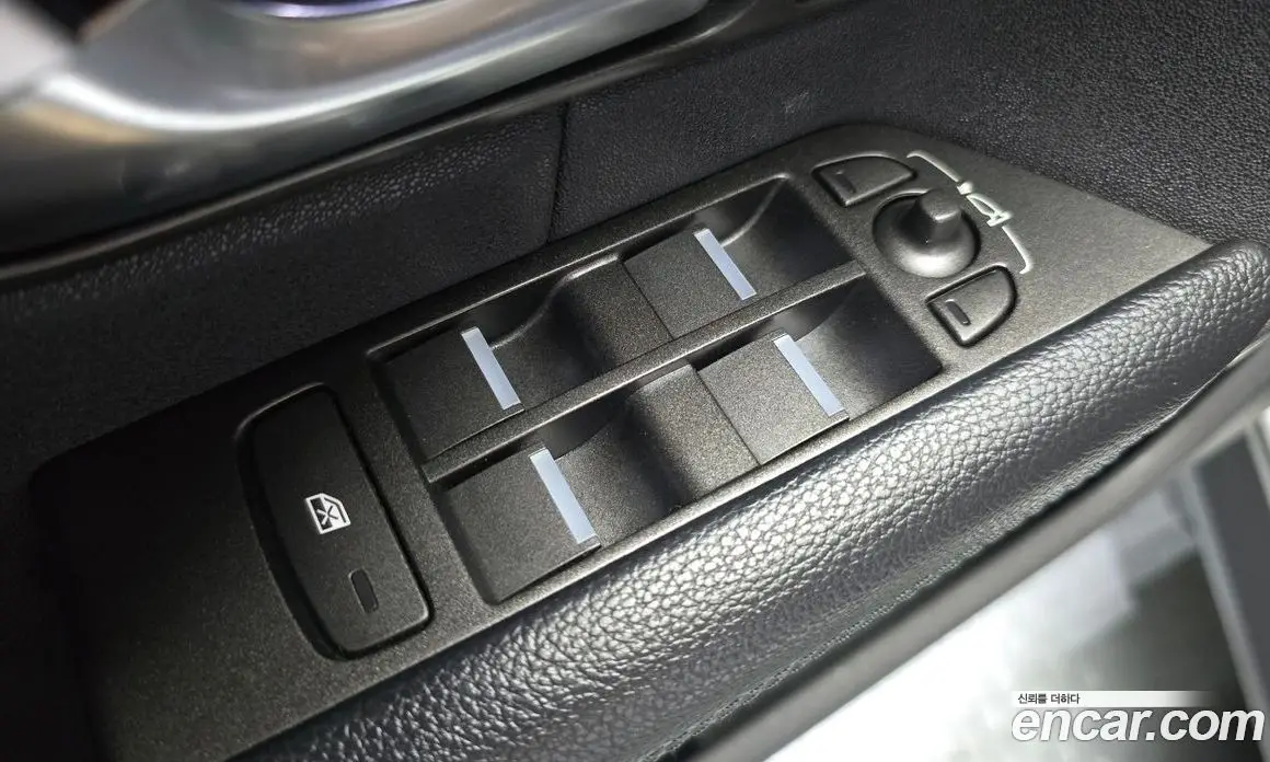 Land Rover Range Rover Evoque 2017 2.0 автомат (гидро), фото 34 Land Rover Range Rover Evoque 2017 2.0 автомат (гидро), фото 34