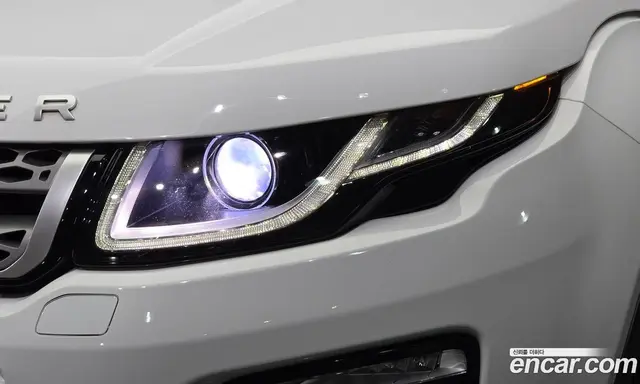 Land Rover Range Rover Evoque 2017 2.0 автомат (гидро), миниатюра 8 Land Rover Range Rover Evoque 2017 2.0 автомат (гидро), миниатюра 8