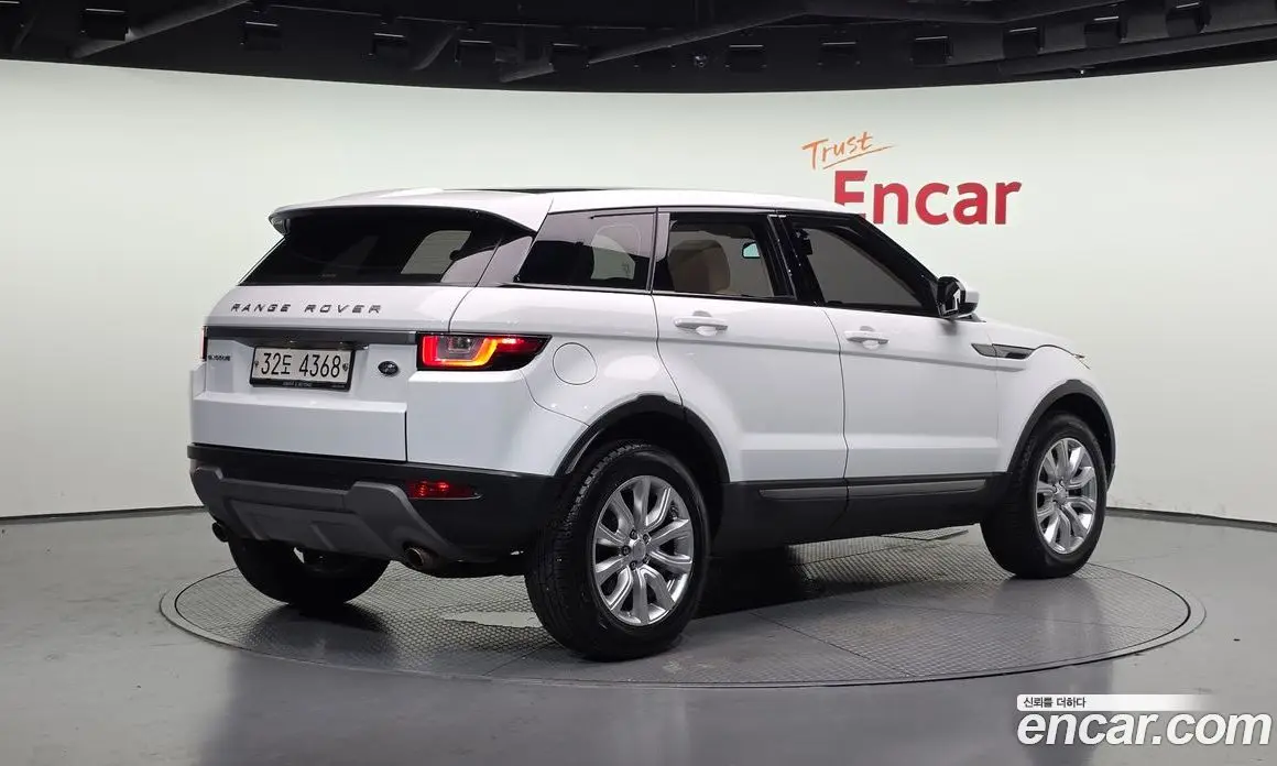 Land Rover Range Rover Evoque 2018 2.0 автомат (гидро), фото 2 Land Rover Range Rover Evoque 2018 2.0 автомат (гидро), фото 2