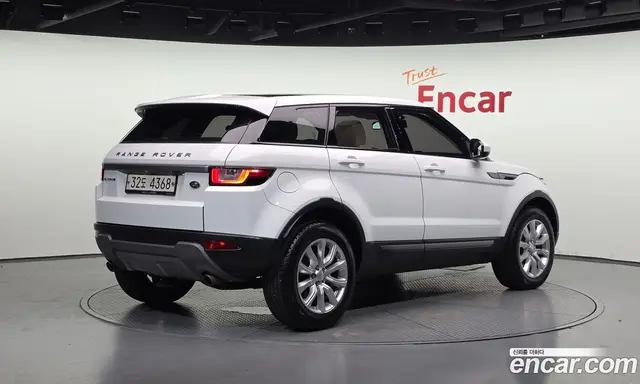 Land Rover Range Rover Evoque 2018 2.0 автомат (гидро), миниатюра 2 Land Rover Range Rover Evoque 2018 2.0 автомат (гидро), миниатюра 2