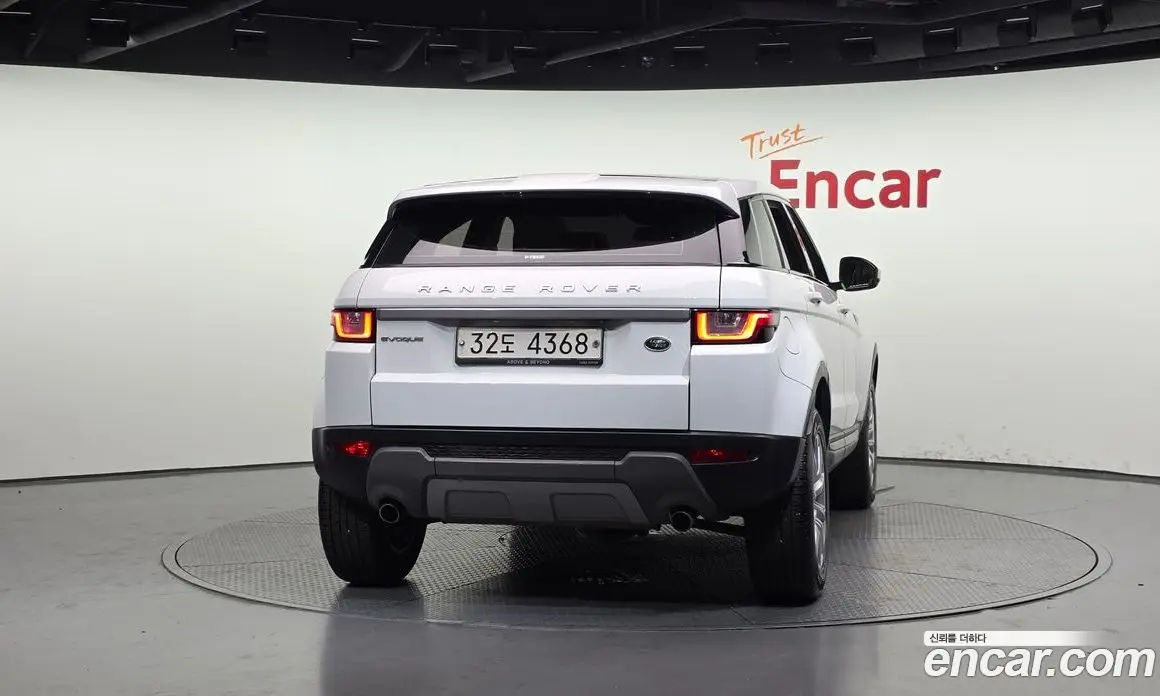 Land Rover Range Rover Evoque 2018 2.0 автомат (гидро), фото 4 Land Rover Range Rover Evoque 2018 2.0 автомат (гидро), фото 4