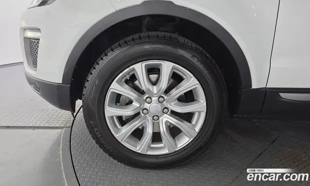 Land Rover Range Rover Evoque 2018 2.0 автомат (гидро), миниатюра 5 Land Rover Range Rover Evoque 2018 2.0 автомат (гидро), миниатюра 5