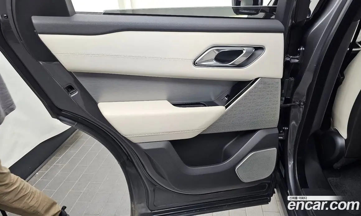 Land Rover Range Rover Velar 2018 3.0 автомат (гидро), фото 15 Land Rover Range Rover Velar 2018 3.0 автомат (гидро), фото 15