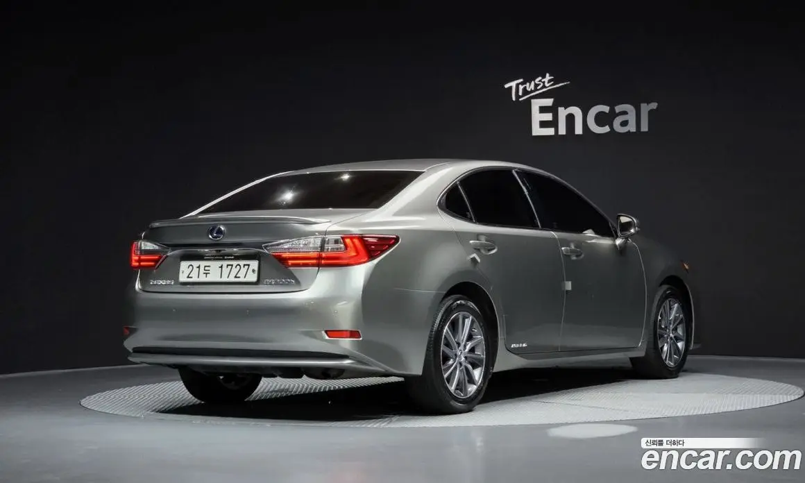 Lexus ES 2017 2.5 автомат (гидро), фото 2 Lexus ES 2017 2.5 автомат (гидро), фото 2
