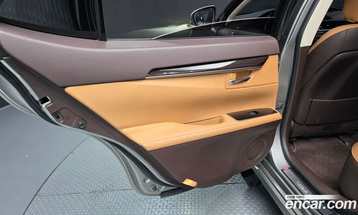 Lexus ES 2017 2.5 автомат (гидро), фото 15 Lexus ES 2017 2.5 автомат (гидро), фото 15