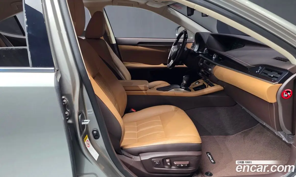 Lexus ES 2017 2.5 автомат (гидро), фото 17 Lexus ES 2017 2.5 автомат (гидро), фото 17