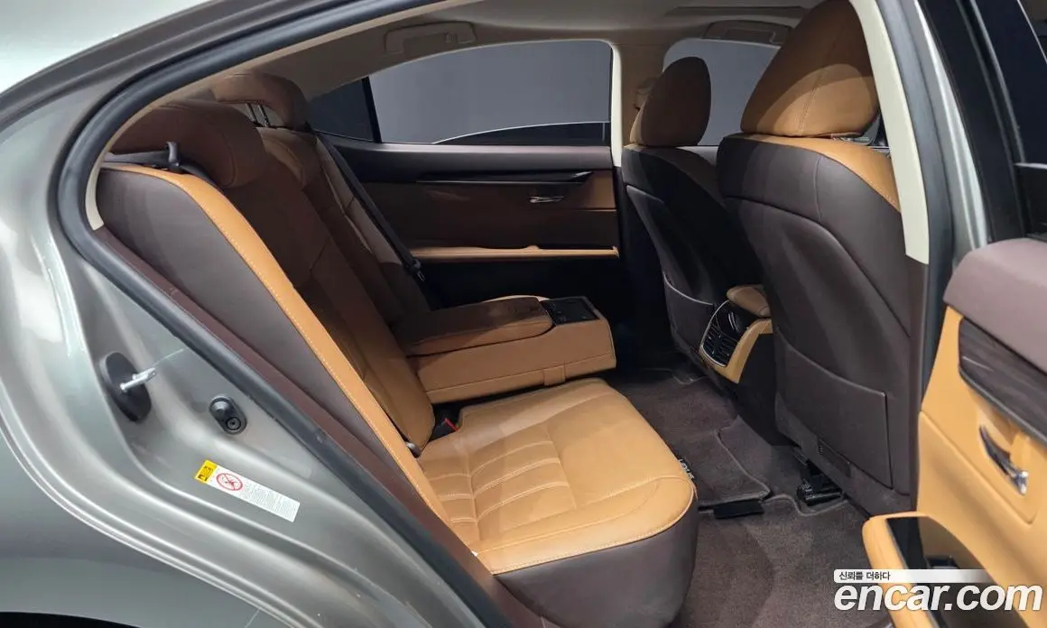 Lexus ES 2017 2.5 автомат (гидро), фото 18 Lexus ES 2017 2.5 автомат (гидро), фото 18
