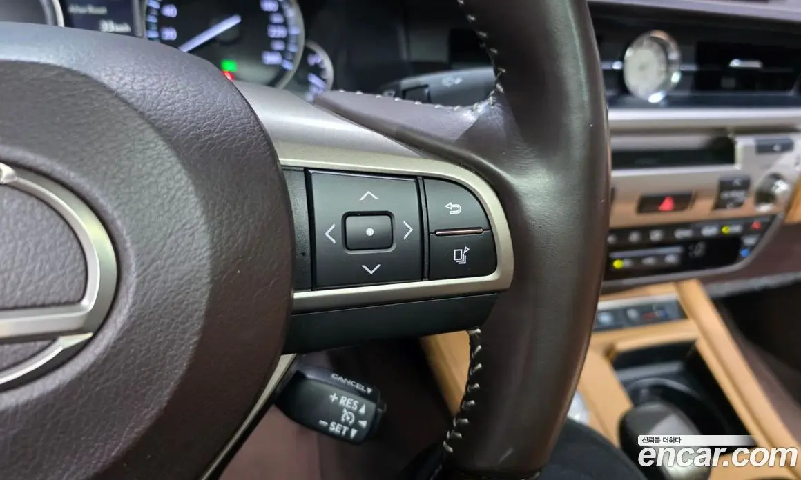 Lexus ES 2017 2.5 автомат (гидро), фото 28 Lexus ES 2017 2.5 автомат (гидро), фото 28