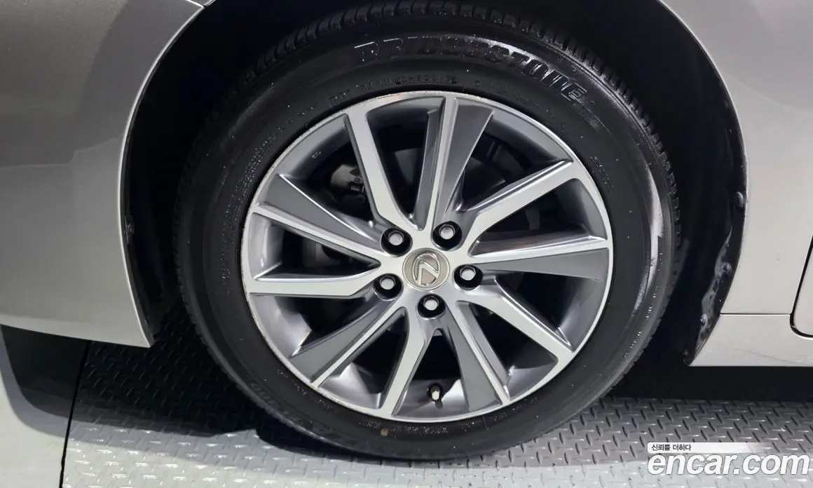 Lexus ES 2017 2.5 автомат (гидро), фото 5 Lexus ES 2017 2.5 автомат (гидро), фото 5