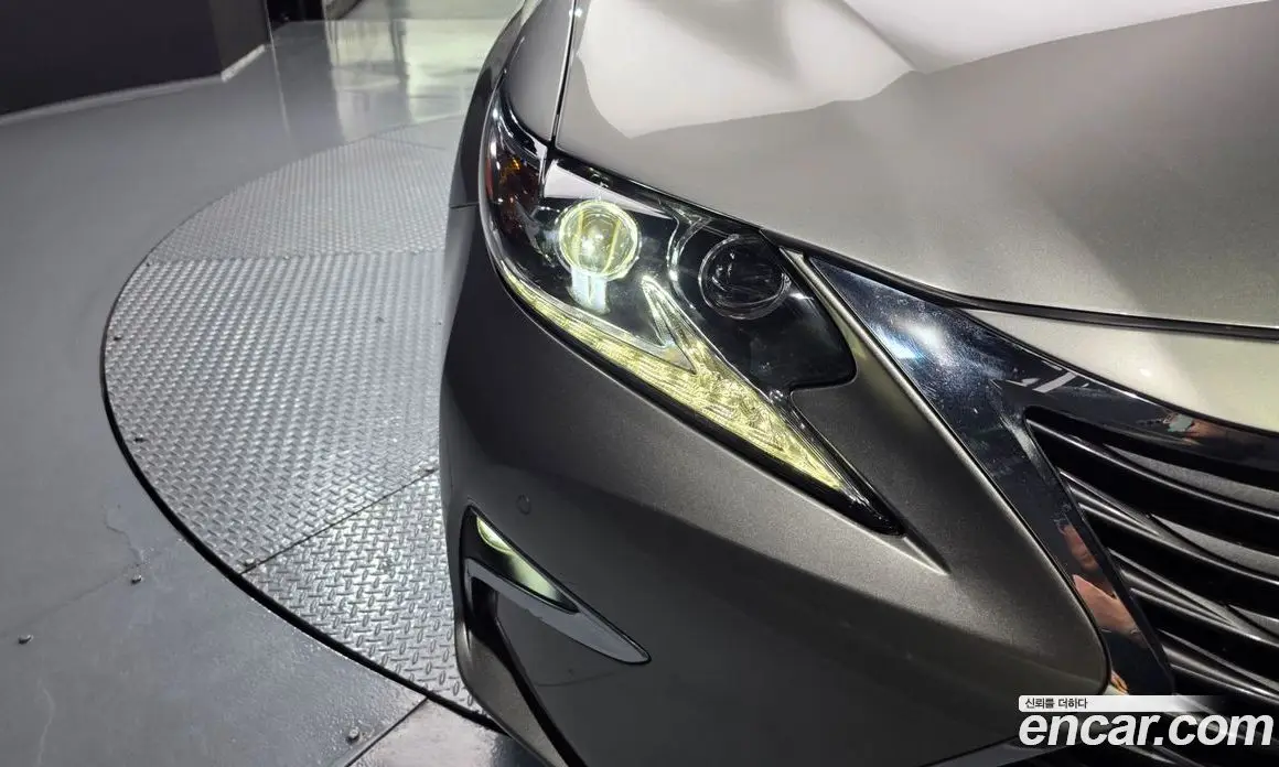 Lexus ES 2017 2.5 автомат (гидро), фото 8 Lexus ES 2017 2.5 автомат (гидро), фото 8