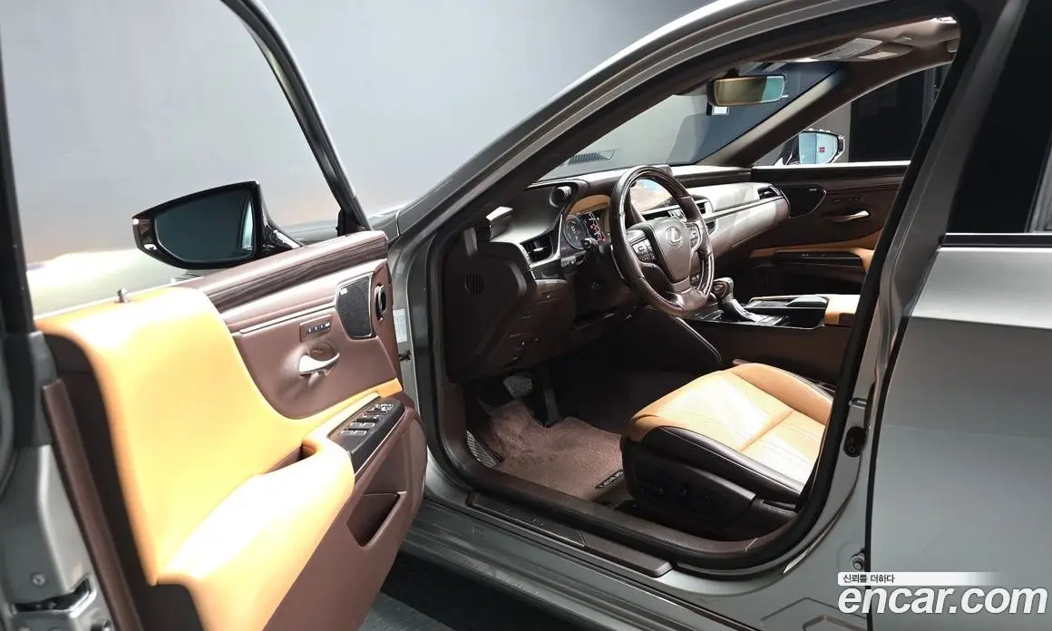 Lexus ES 2021 2.5 автомат (гидро), фото 13 Lexus ES 2021 2.5 автомат (гидро), фото 13