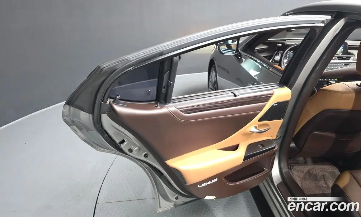 Lexus ES 2021 2.5 автомат (гидро), фото 15 Lexus ES 2021 2.5 автомат (гидро), фото 15