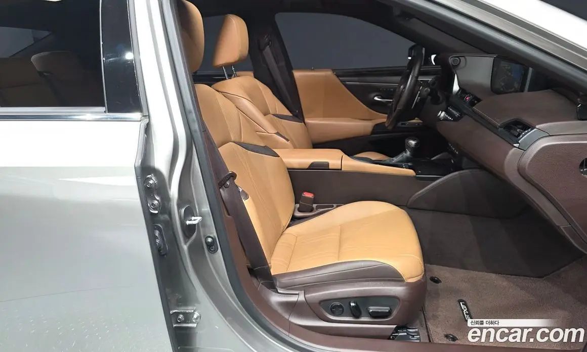 Lexus ES 2021 2.5 автомат (гидро), фото 17 Lexus ES 2021 2.5 автомат (гидро), фото 17