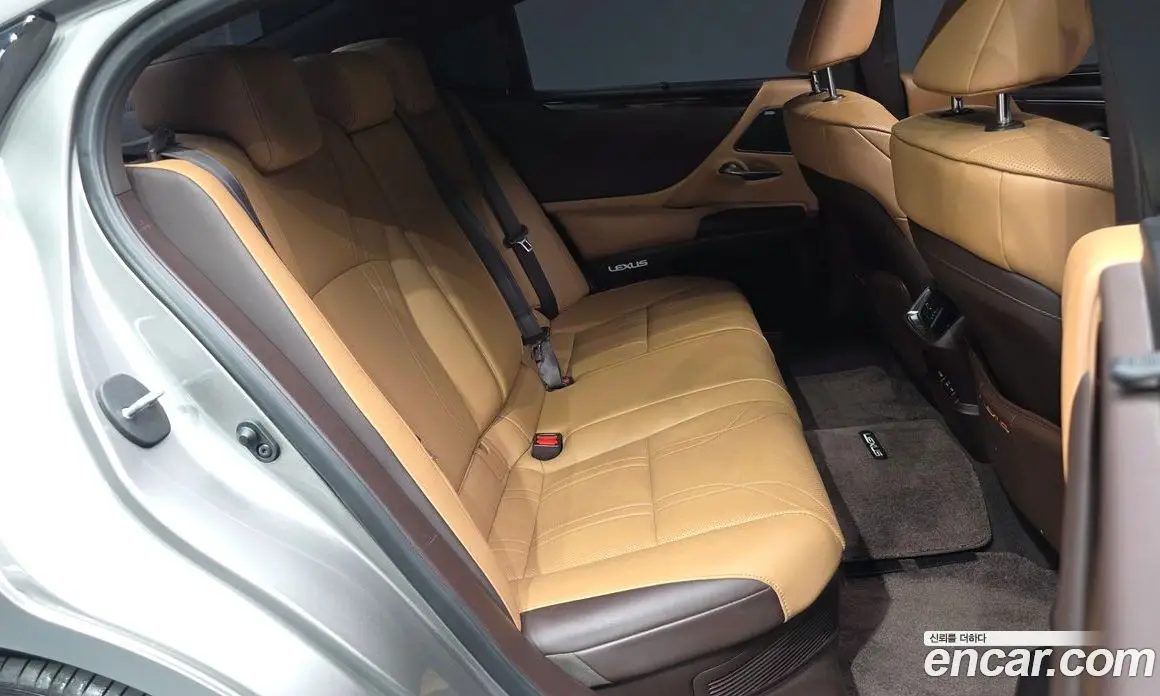 Lexus ES 2021 2.5 автомат (гидро), фото 18 Lexus ES 2021 2.5 автомат (гидро), фото 18