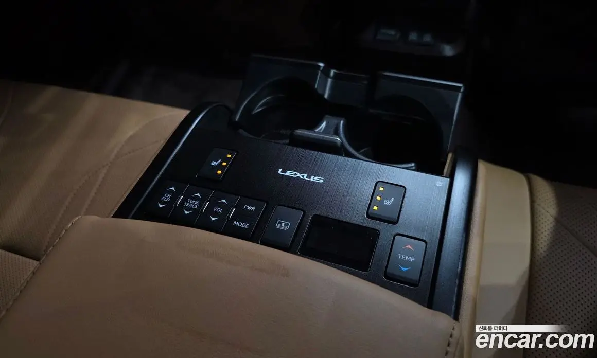 Lexus ES 2021 2.5 автомат (гидро), фото 25 Lexus ES 2021 2.5 автомат (гидро), фото 25