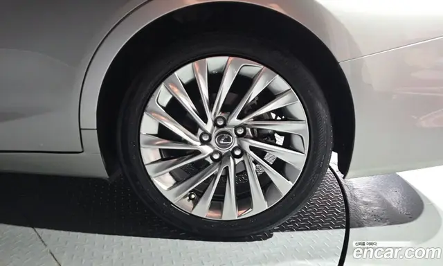 Lexus ES 2021 2.5 автомат (гидро), миниатюра 7 Lexus ES 2021 2.5 автомат (гидро), миниатюра 7