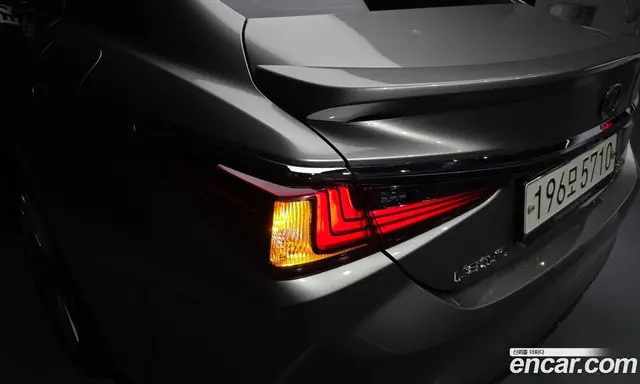 Lexus ES 2021 2.5 автомат (гидро), миниатюра 9 Lexus ES 2021 2.5 автомат (гидро), миниатюра 9