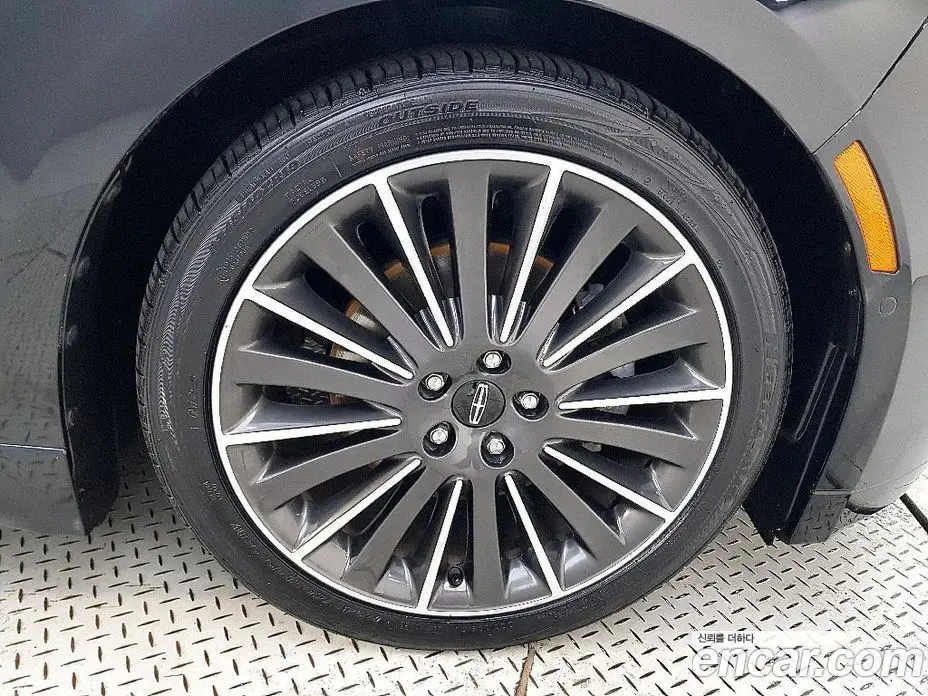 Lincoln MKZ 2015 2.0 автомат (гидро), фото 20 Lincoln MKZ 2015 2.0 автомат (гидро), фото 20