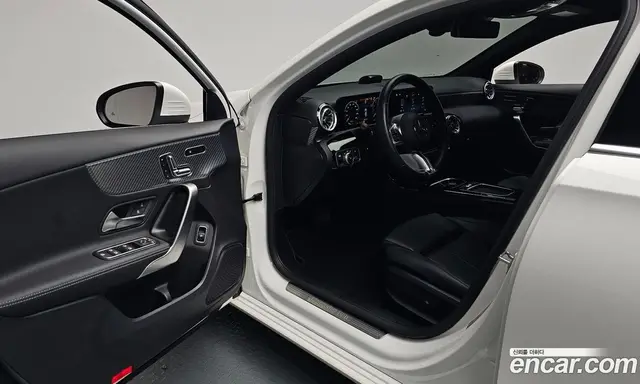 Mercedes-Benz A-Class 2024 2.0 автомат (гидро), миниатюра 12