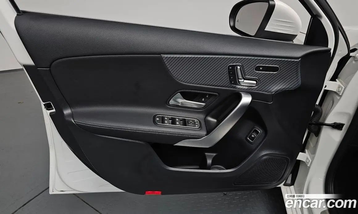 Mercedes-Benz A-Class 2024 2.0 автомат (гидро), фото 13