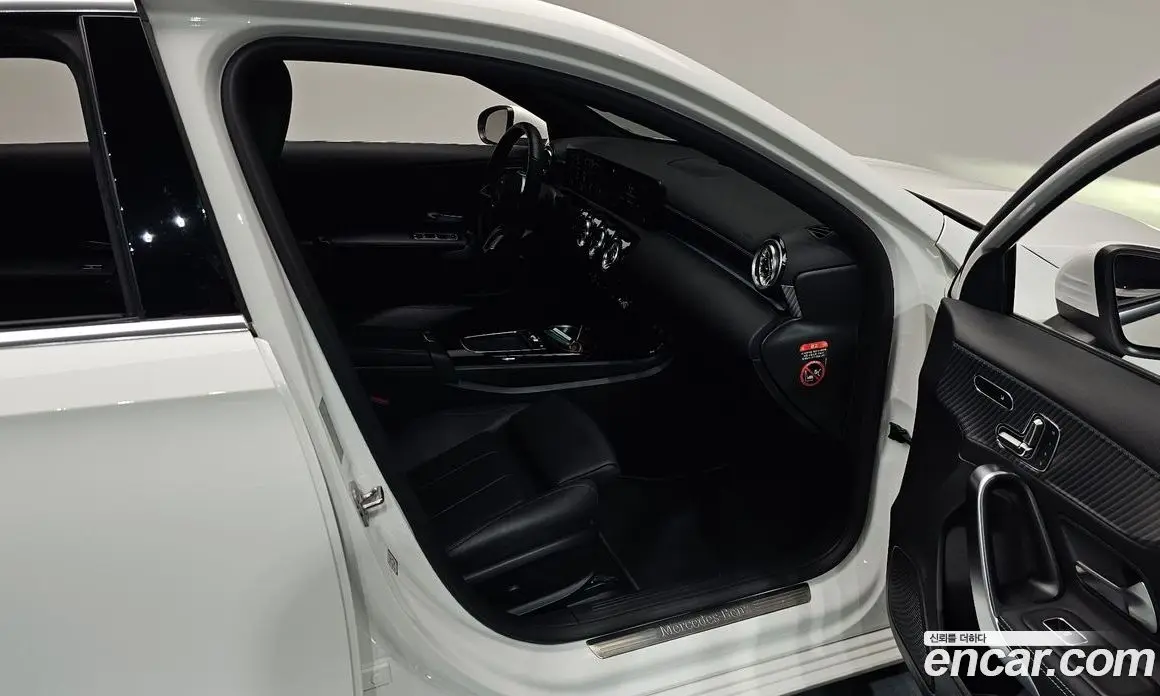 Mercedes-Benz A-Class 2024 2.0 автомат (гидро), фото 15