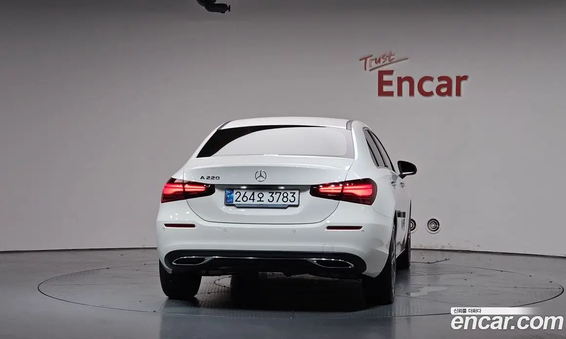 Mercedes-Benz A-Class 2024 2.0 автомат (гидро), фото 3