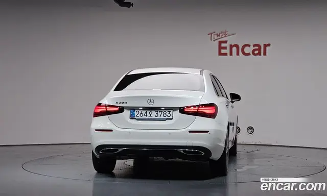 Mercedes-Benz A-Class 2024 2.0 автомат (гидро), миниатюра 3