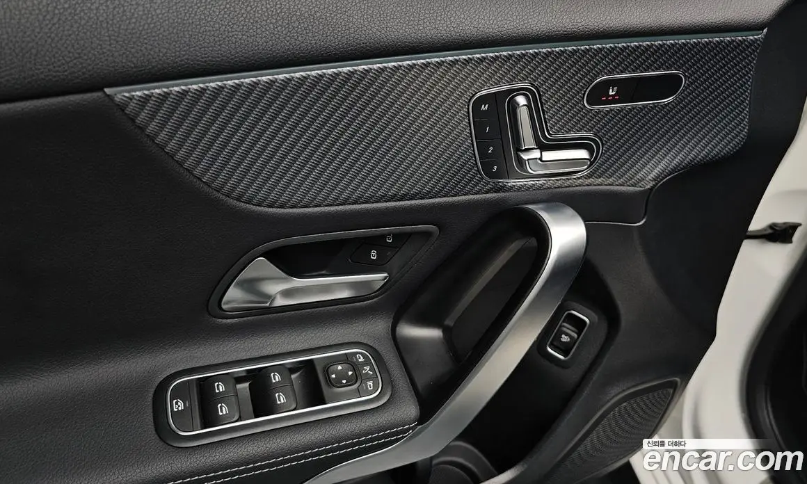 Mercedes-Benz A-Class 2024 2.0 автомат (гидро), фото 22