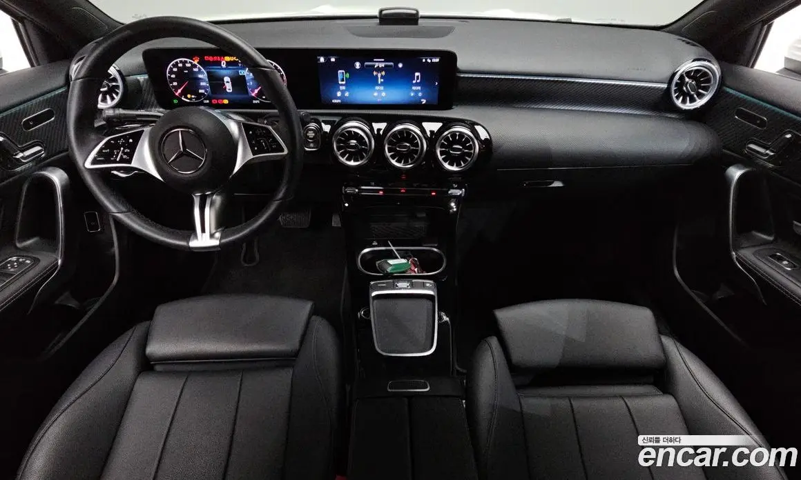 Mercedes-Benz A-Class 2024 2.0 автомат (гидро), фото 9