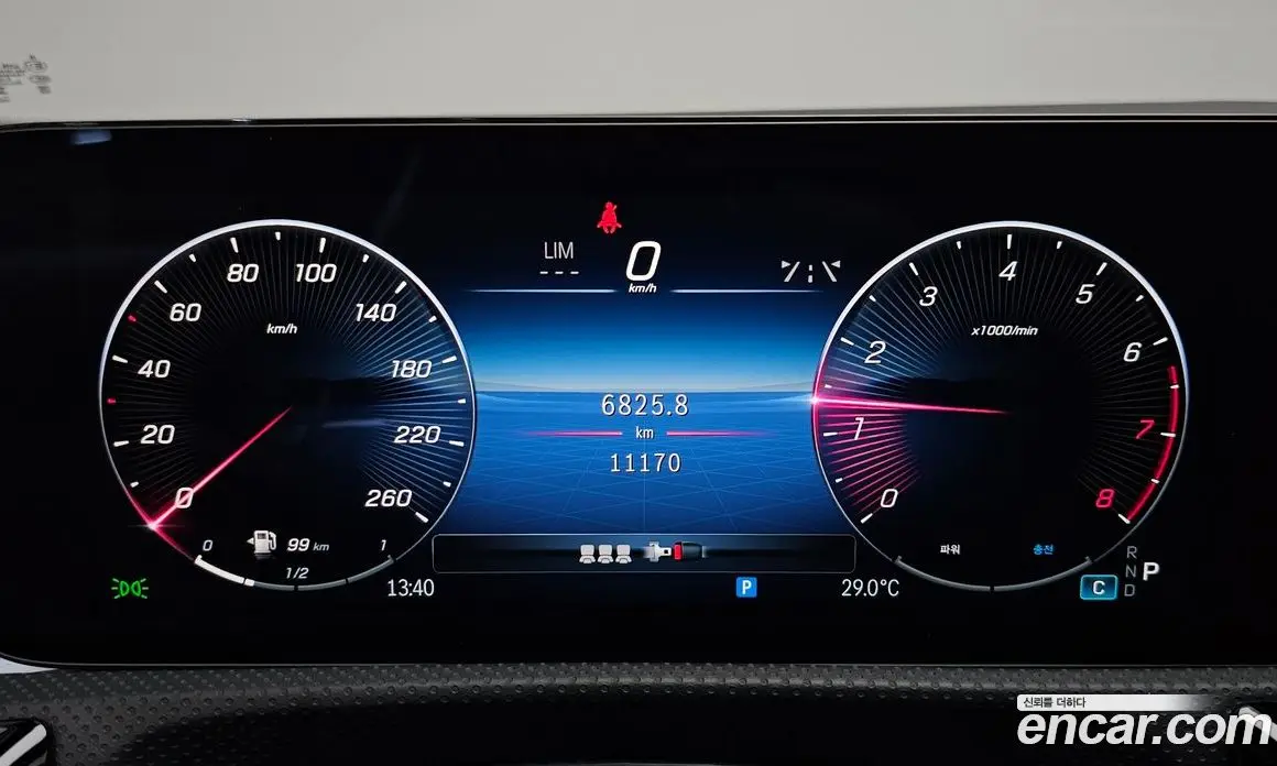 Mercedes-Benz A-Class 2024 2.0 автомат (гидро), фото 10