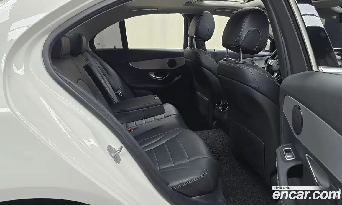Mercedes-Benz C-Class 2016 2.0 автомат (гидро), фото 12 Mercedes-Benz C-Class 2016 2.0 автомат (гидро), фото 12