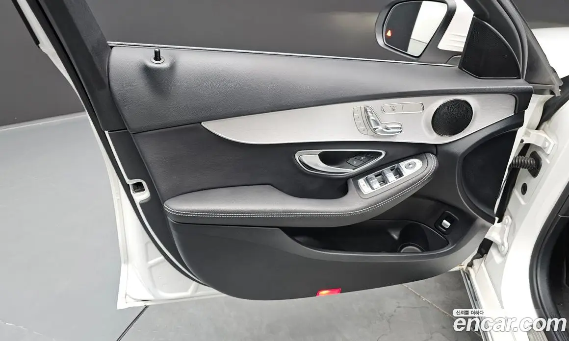 Mercedes-Benz C-Class 2017 2.1 автомат (гидро), фото 14 Mercedes-Benz C-Class 2017 2.1 автомат (гидро), фото 14