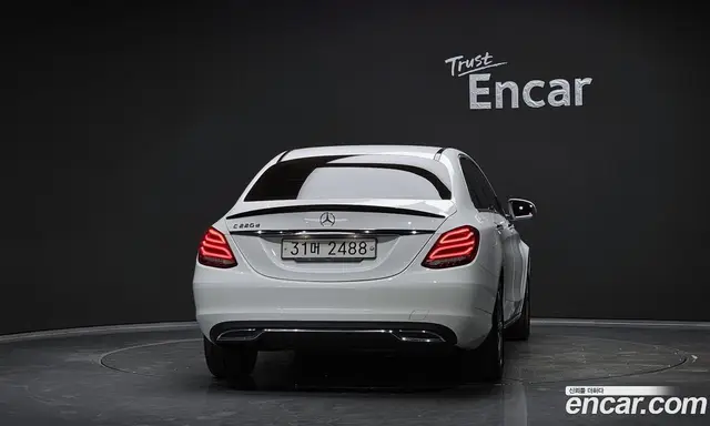 Mercedes-Benz C-Class 2017 2.1 автомат (гидро), миниатюра 4 Mercedes-Benz C-Class 2017 2.1 автомат (гидро), миниатюра 4