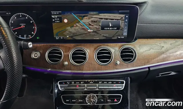 Mercedes-Benz E-Class 2016 2.0 автомат (гидро), миниатюра 12