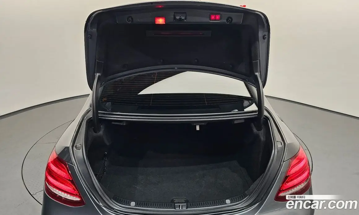 Mercedes-Benz E-Class 2016 2.0 автомат (гидро), фото 19 Mercedes-Benz E-Class 2016 2.0 автомат (гидро), фото 19