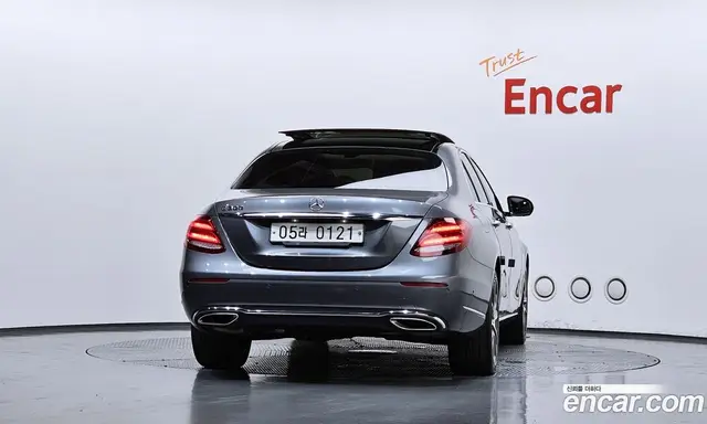 Mercedes-Benz E-Class 2016 2.0 автомат (гидро), миниатюра 4 Mercedes-Benz E-Class 2016 2.0 автомат (гидро), миниатюра 4