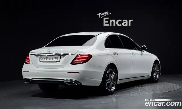 Mercedes-Benz E-Class 2016 1.9 автомат (гидро), миниатюра 1 Mercedes-Benz E-Class 2016 1.9 автомат (гидро), миниатюра 1