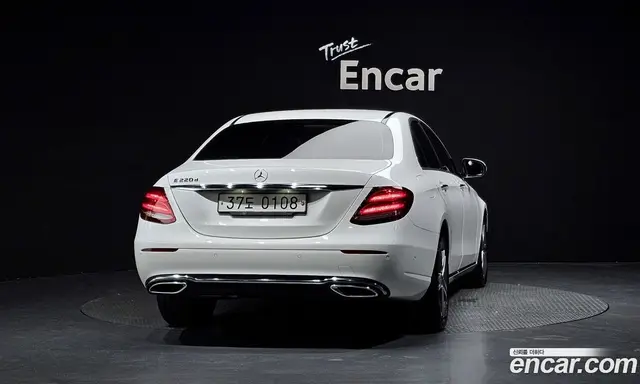 Mercedes-Benz E-Class 2016 1.9 автомат (гидро), миниатюра 3 Mercedes-Benz E-Class 2016 1.9 автомат (гидро), миниатюра 3