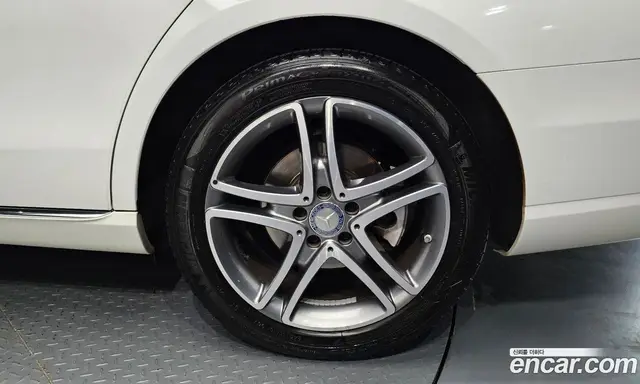 Mercedes-Benz E-Class 2016 1.9 автомат (гидро), миниатюра 6 Mercedes-Benz E-Class 2016 1.9 автомат (гидро), миниатюра 6