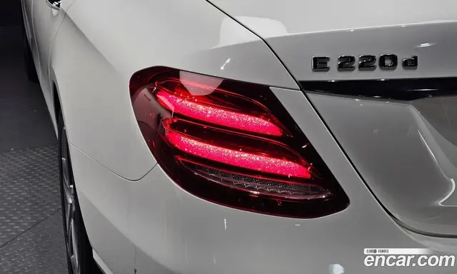 Mercedes-Benz E-Class 2016 1.9 автомат (гидро), миниатюра 8 Mercedes-Benz E-Class 2016 1.9 автомат (гидро), миниатюра 8