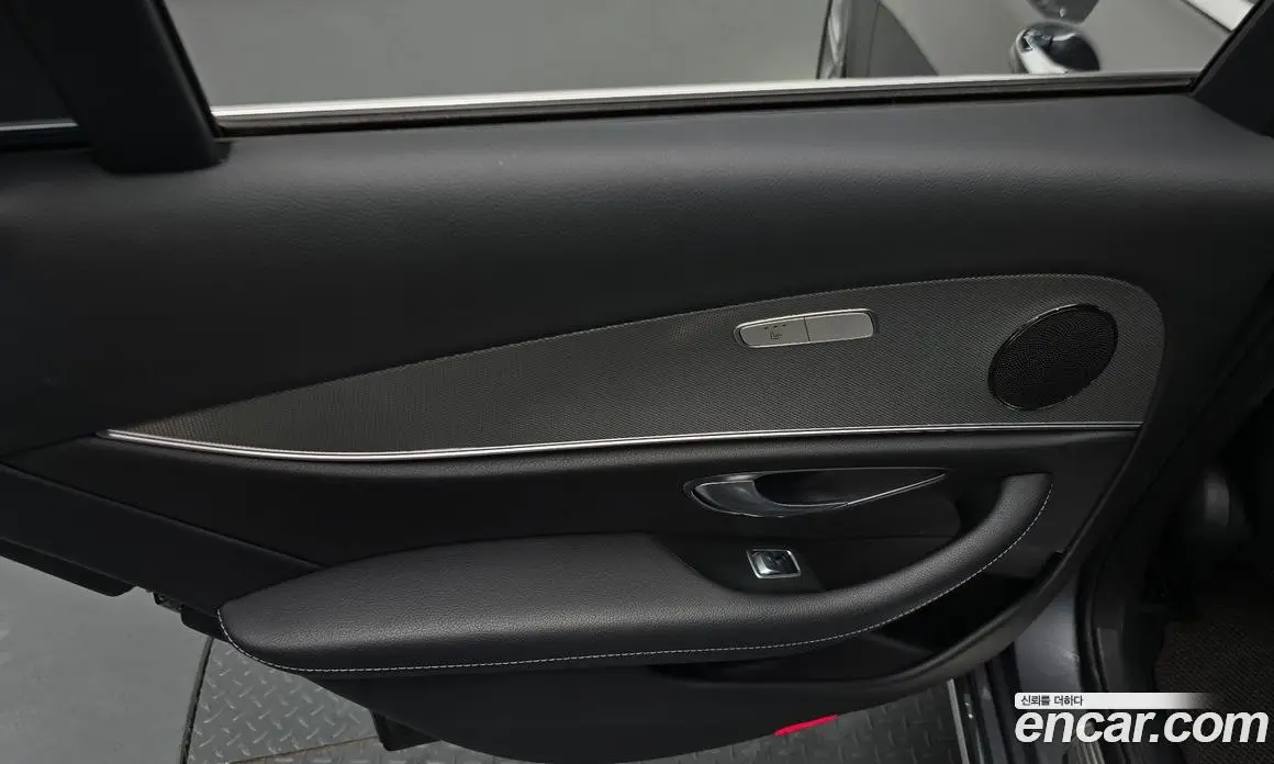 Mercedes-Benz E-Class 2018 2.0 автомат (гидро), фото 14 Mercedes-Benz E-Class 2018 2.0 автомат (гидро), фото 14