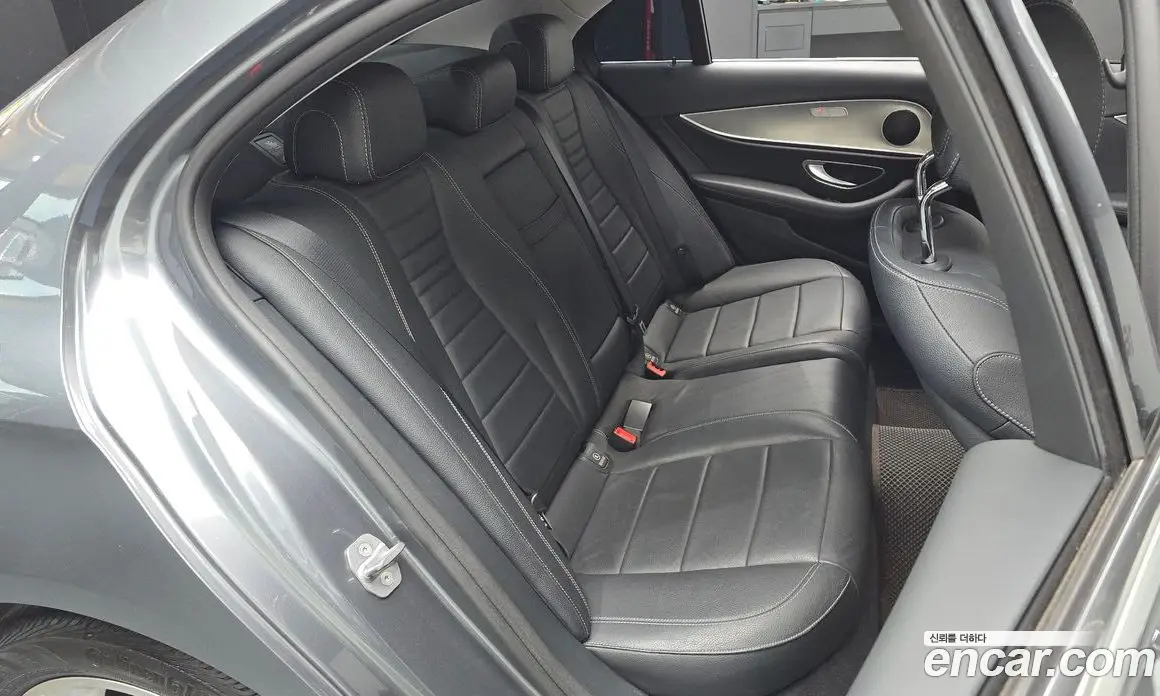 Mercedes-Benz E-Class 2018 2.0 автомат (гидро), фото 16 Mercedes-Benz E-Class 2018 2.0 автомат (гидро), фото 16