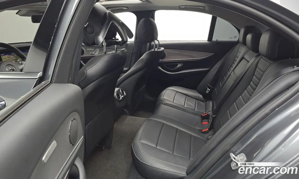 Mercedes-Benz E-Class 2018 2.0 автомат (гидро), фото 17 Mercedes-Benz E-Class 2018 2.0 автомат (гидро), фото 17