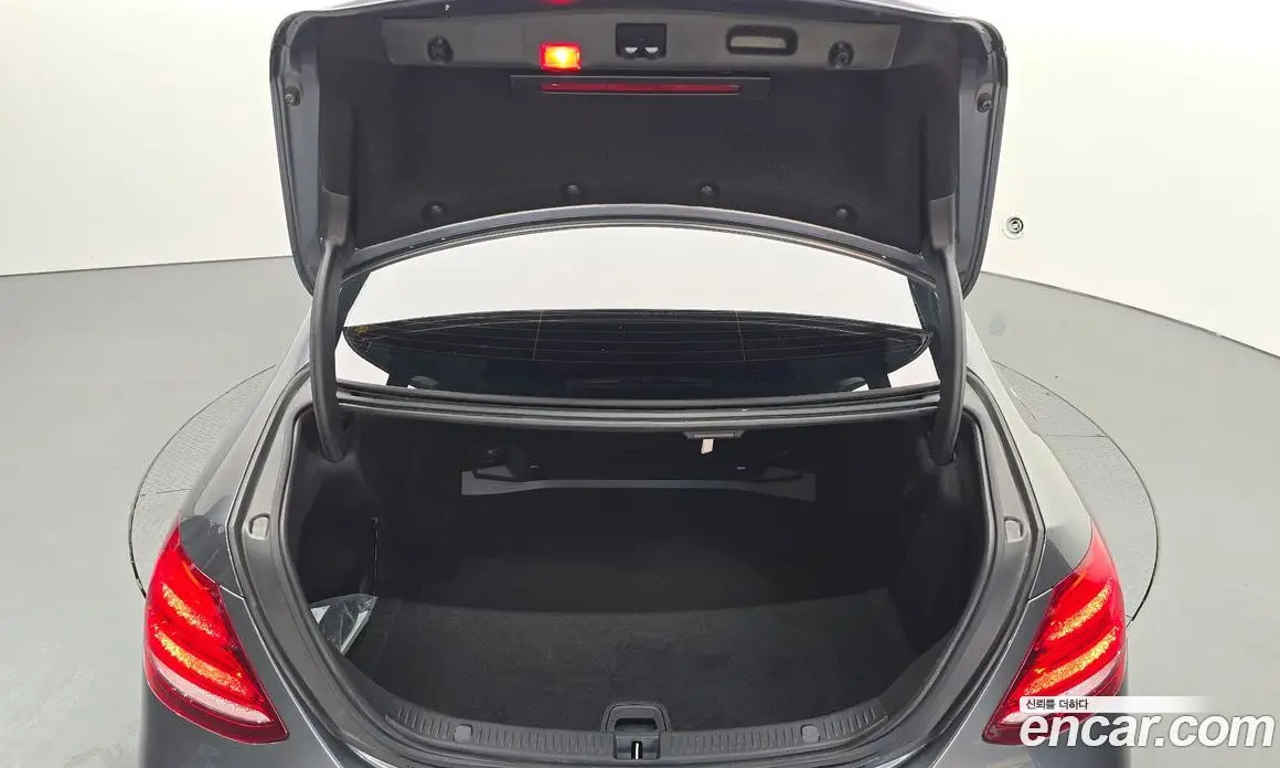 Mercedes-Benz E-Class 2018 2.0 автомат (гидро), фото 25 Mercedes-Benz E-Class 2018 2.0 автомат (гидро), фото 25