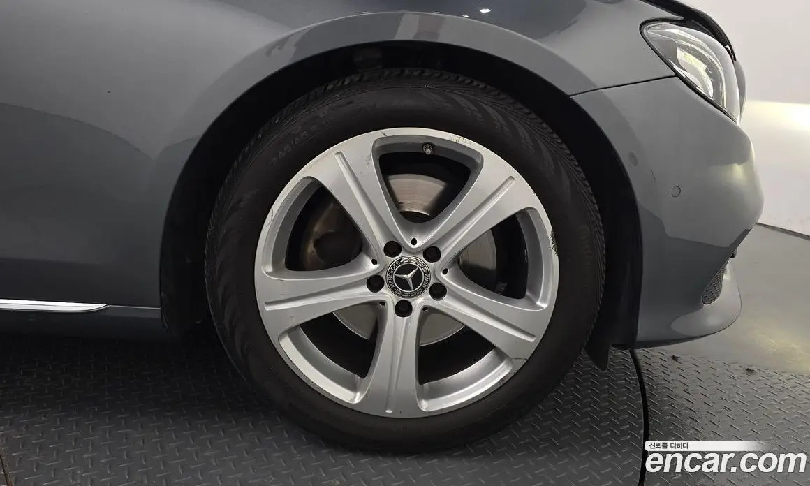 Mercedes-Benz E-Class 2018 2.0 автомат (гидро), фото 31 Mercedes-Benz E-Class 2018 2.0 автомат (гидро), фото 31