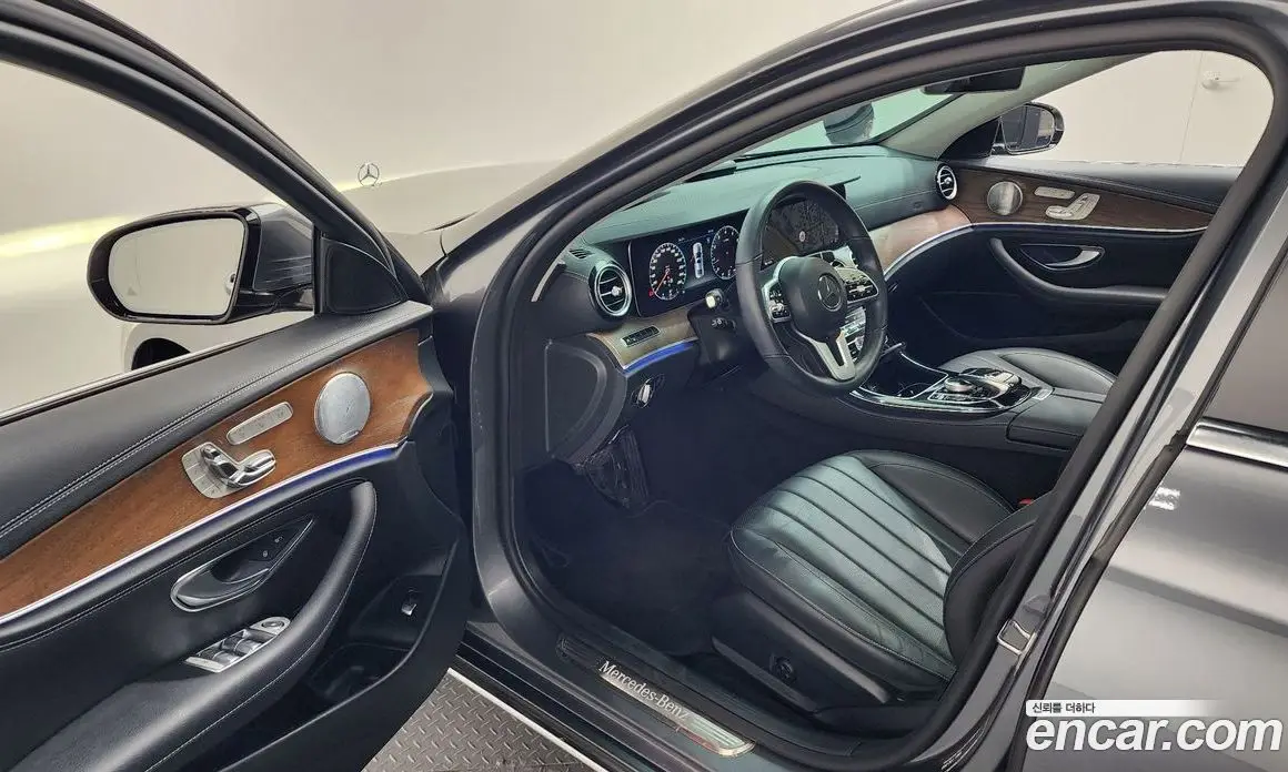 Mercedes-Benz E-Class 2019 2.0 автомат (гидро), фото 13 Mercedes-Benz E-Class 2019 2.0 автомат (гидро), фото 13