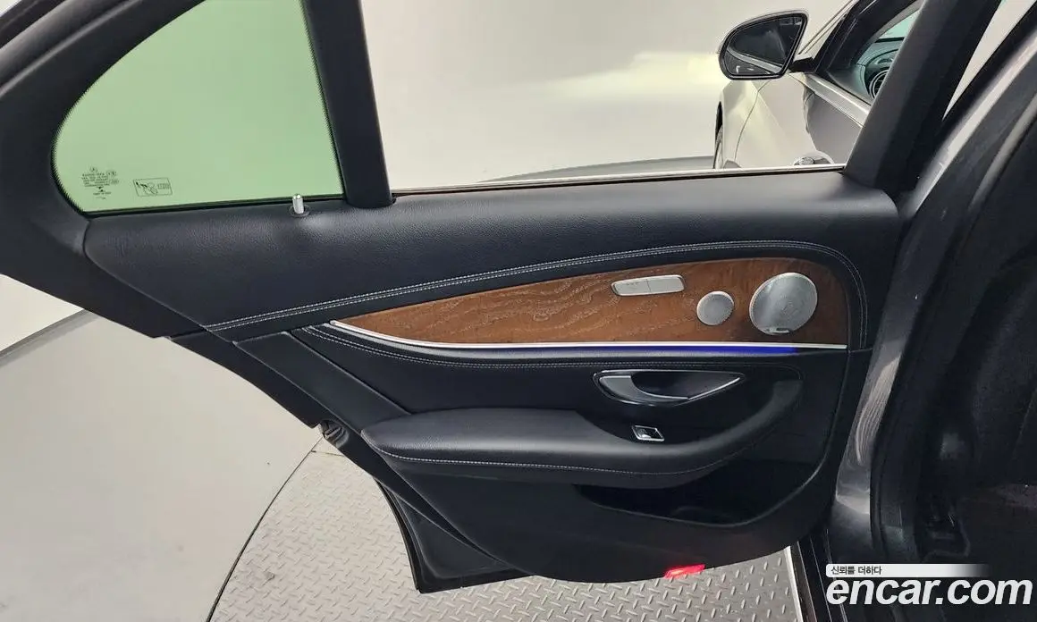 Mercedes-Benz E-Class 2019 2.0 автомат (гидро), фото 15 Mercedes-Benz E-Class 2019 2.0 автомат (гидро), фото 15