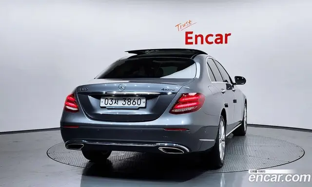 Mercedes-Benz E-Class 2019 2.0 автомат (гидро), миниатюра 4 Mercedes-Benz E-Class 2019 2.0 автомат (гидро), миниатюра 4