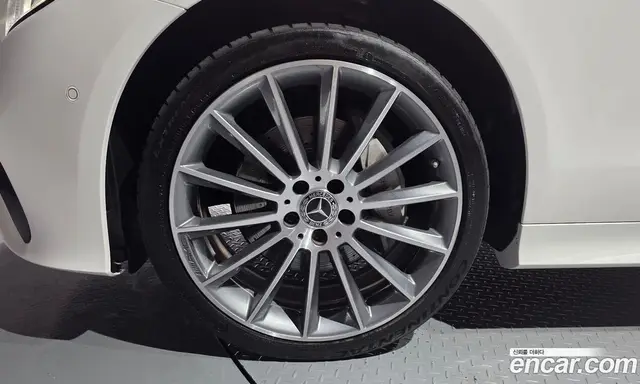 Mercedes-Benz E-Class 2019 1.9 автомат (гидро), миниатюра 5 Mercedes-Benz E-Class 2019 1.9 автомат (гидро), миниатюра 5