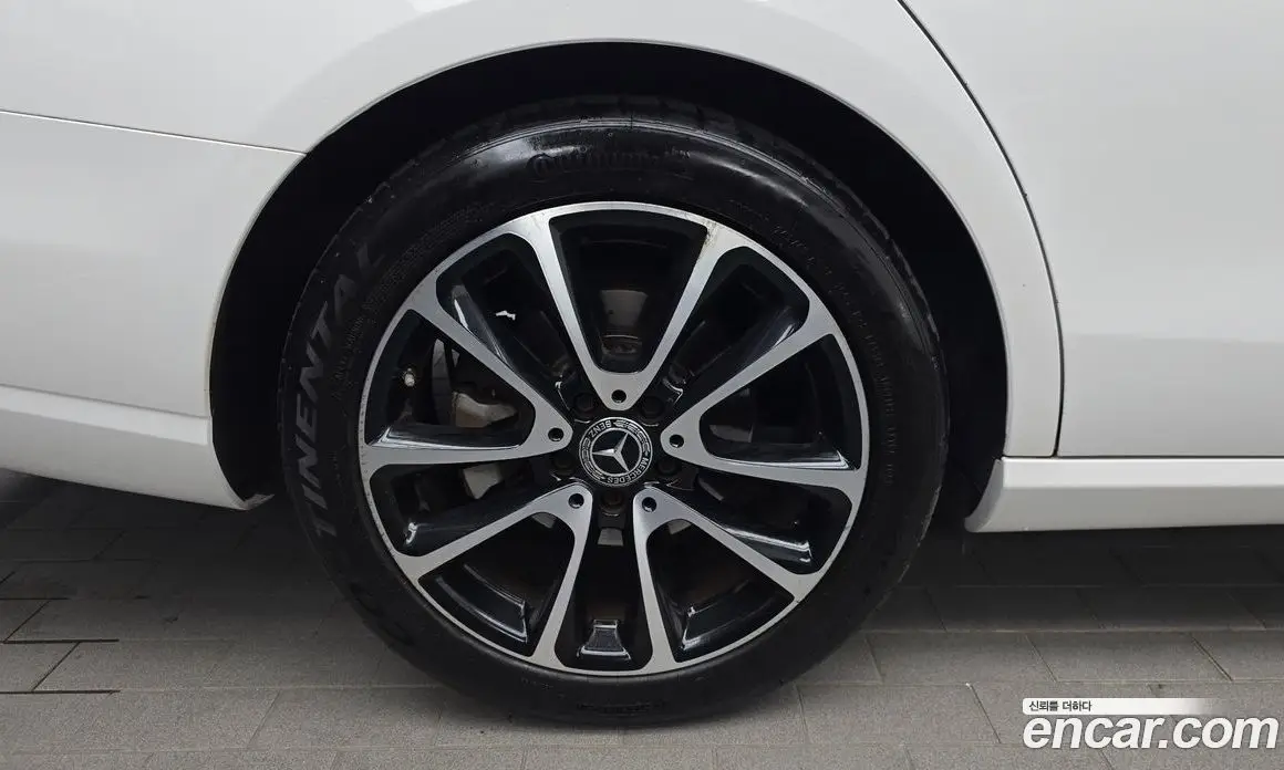 Mercedes-Benz E-Class 2020 2.0 автомат (гидро), фото 5 Mercedes-Benz E-Class 2020 2.0 автомат (гидро), фото 5